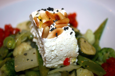 Ziegenfrischkäse-Salat mit Birnen
