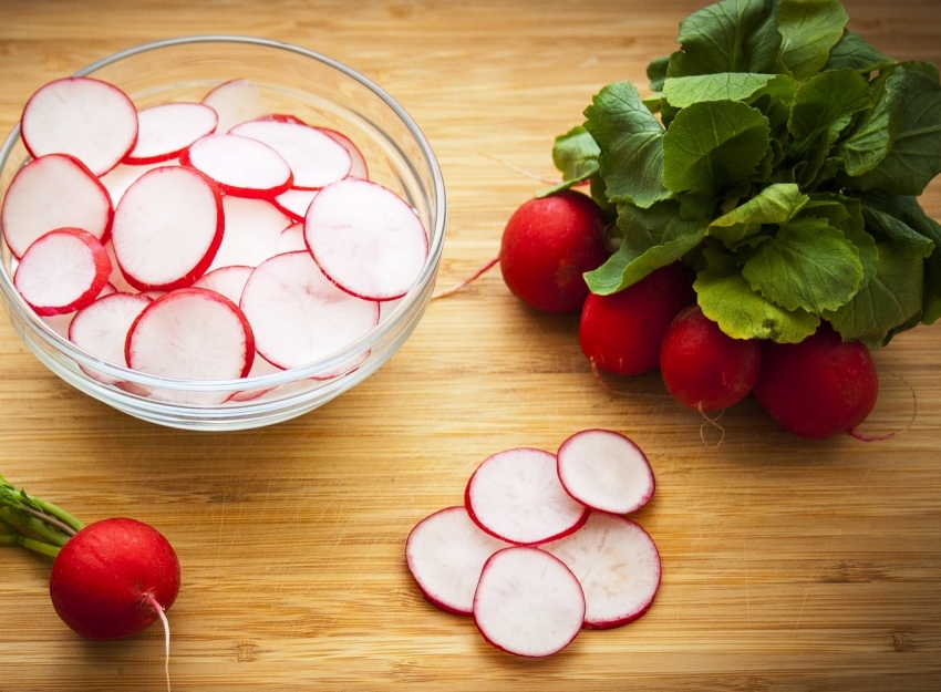 Rote Radieschen Vinaigrette