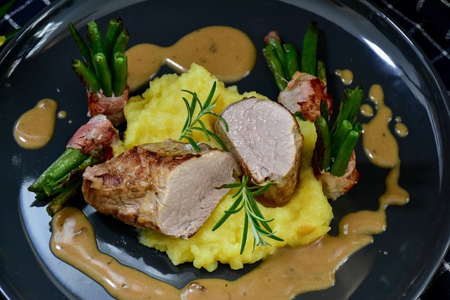 Schweinskarree mit Blauschimmelkäse-Polenta Schweinskarree mit Blauschimmelkäse-Polenta