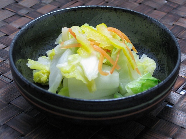 Chinakohl mit Mayonnaise Dressing