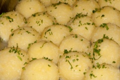 Erdäpfel-Semmel-Knödel