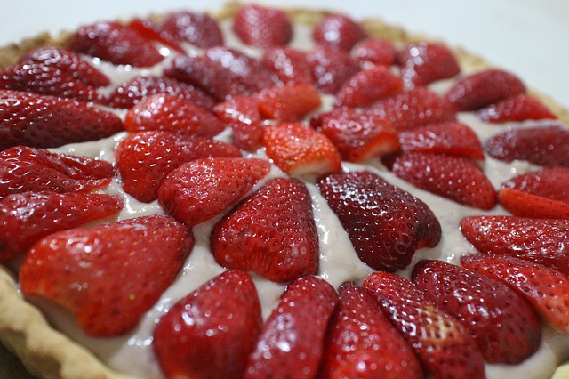 Erdbeer-Ananas Torte
