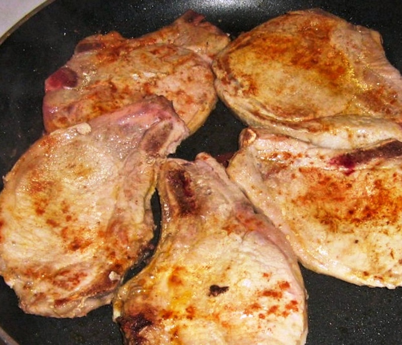 Kalbskoteletts mit Kümmel und Lauch Kalbskoteletts mit Kümmel und Lauch