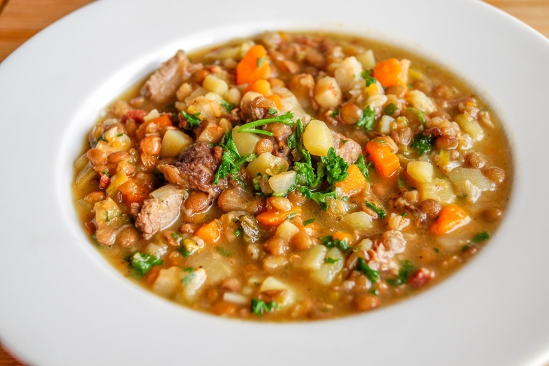 Lammragout mit weißen Bohnen